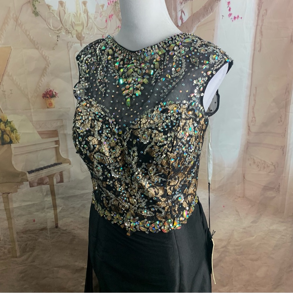 SOLD NEW MAC DUGGAL 82066M CAP SLEEVE TRUMPET GOWN - Picture 4 of 16